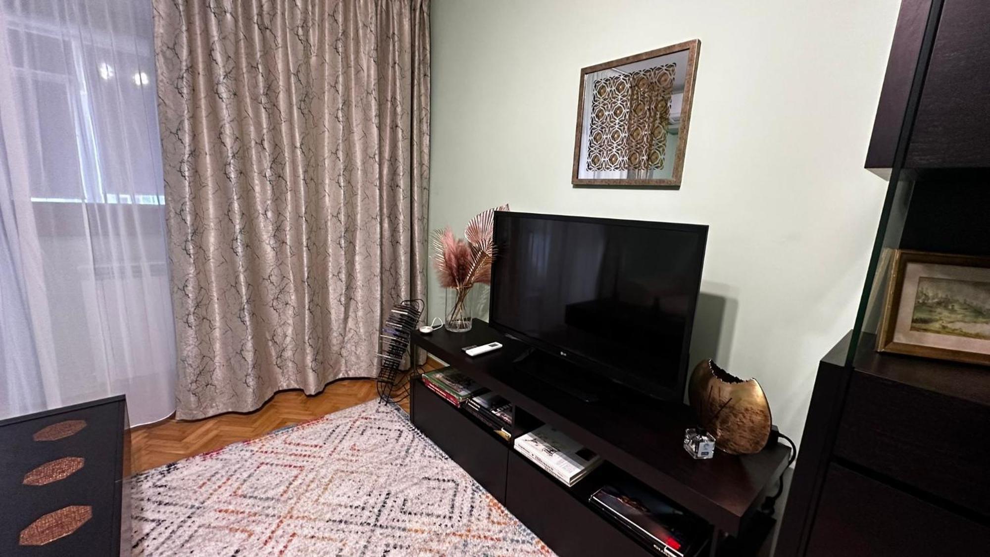 Sofiart Apartment Бухарест Экстерьер фото